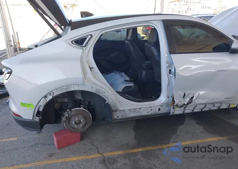 2021 Ford Mustang Mach-E Select z USA, uszkodzony, nr VIN 3FMTK1RM3MMA43376